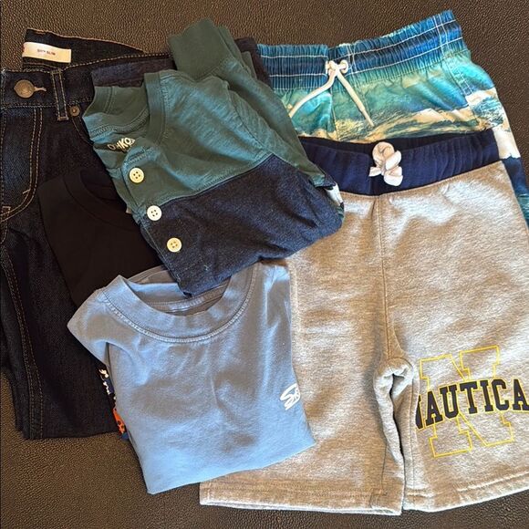Bundle of 6 pieces Levi's Gray Matching Sets, Jeans Shorts size 6 Boys - Picture 1 of 11